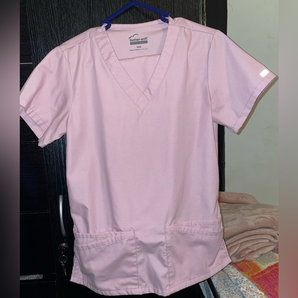 Pink Buttersoft scrub top  XXS and bottom set XXS - Picture 3 of 4